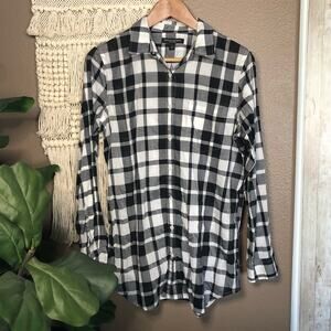 Banana Republic Black White Plaid Button Down Top